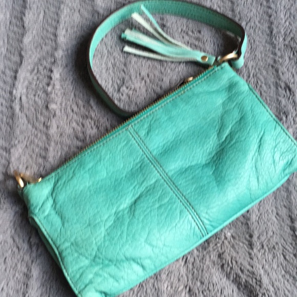 NEW never been used LIZ CLAIBORNE LEATHER Clutch/wristlet. - Picture 9 of 10